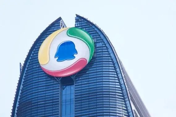 怎么在QQ上加人？